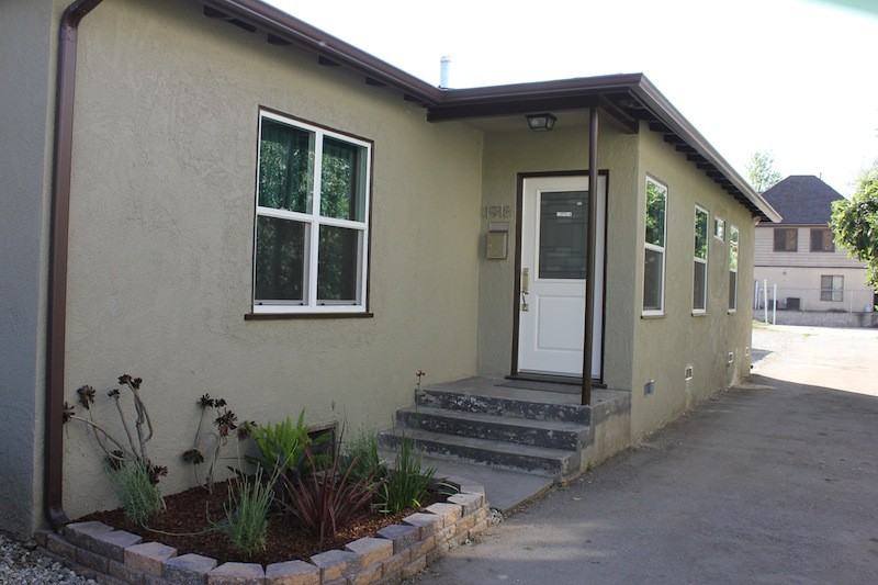 1918 E Chevy Chase Dr - Photo 2 of 28