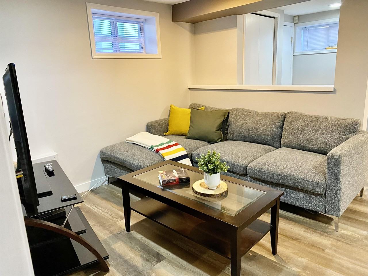 8228 93a Ave Nw #BS - Photo 4 of 20