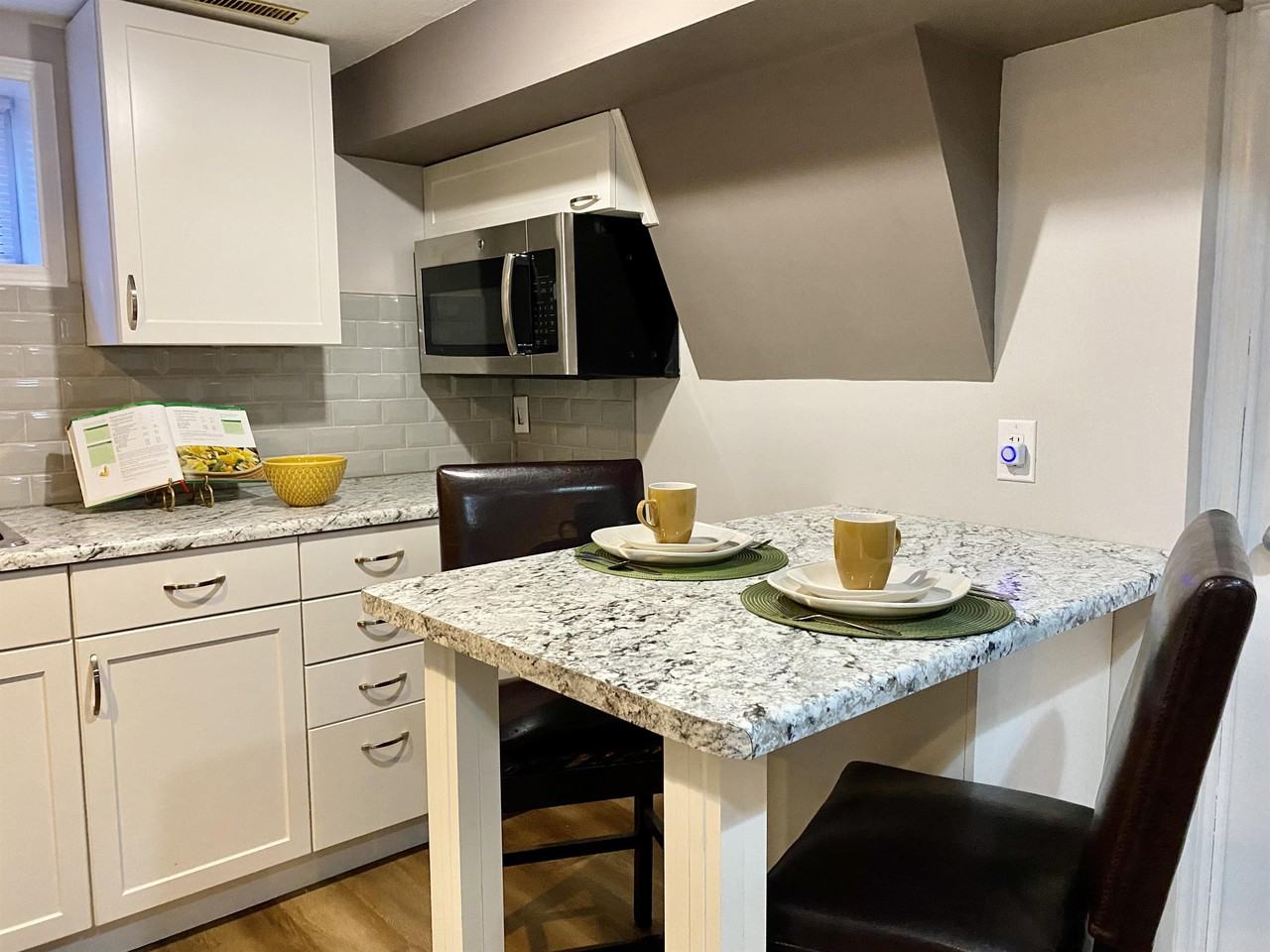 8228 93a Ave Nw #BS - Photo 5 of 20