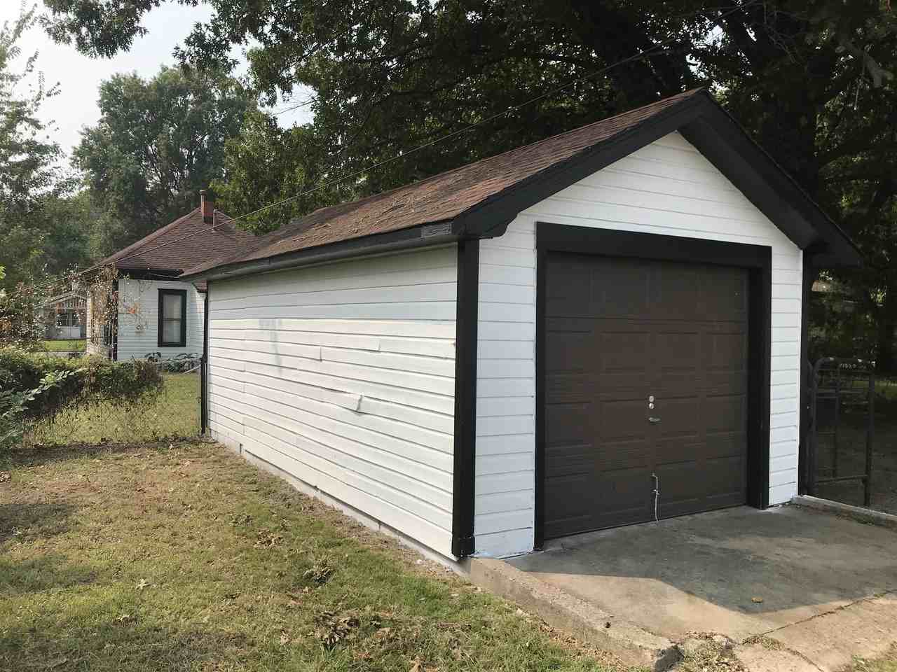 1012 Boston St #1 - Photo 7 of 22