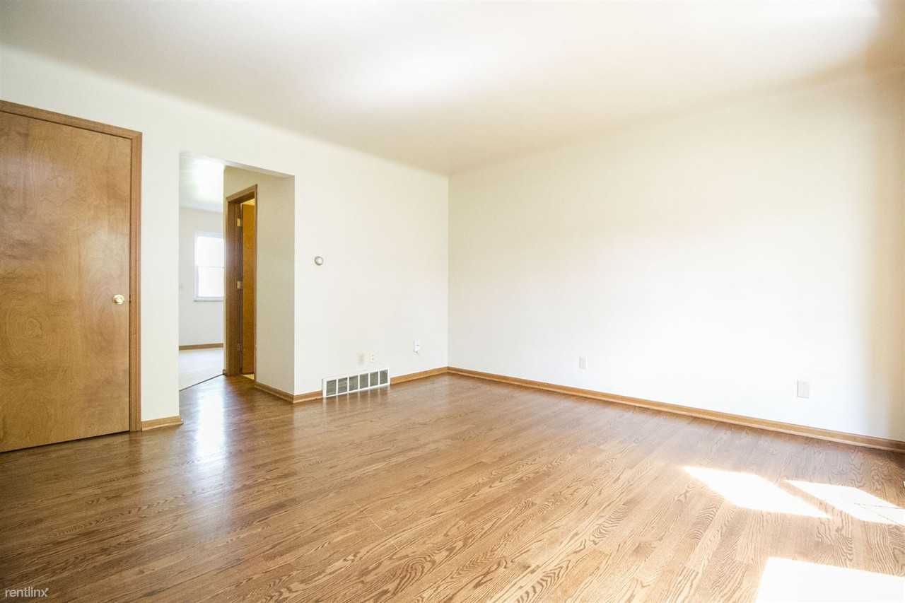 2731 Glendale Ave - Photo 3 of 10