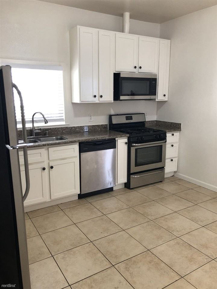 1492 3rd St - Photo 2 of 15