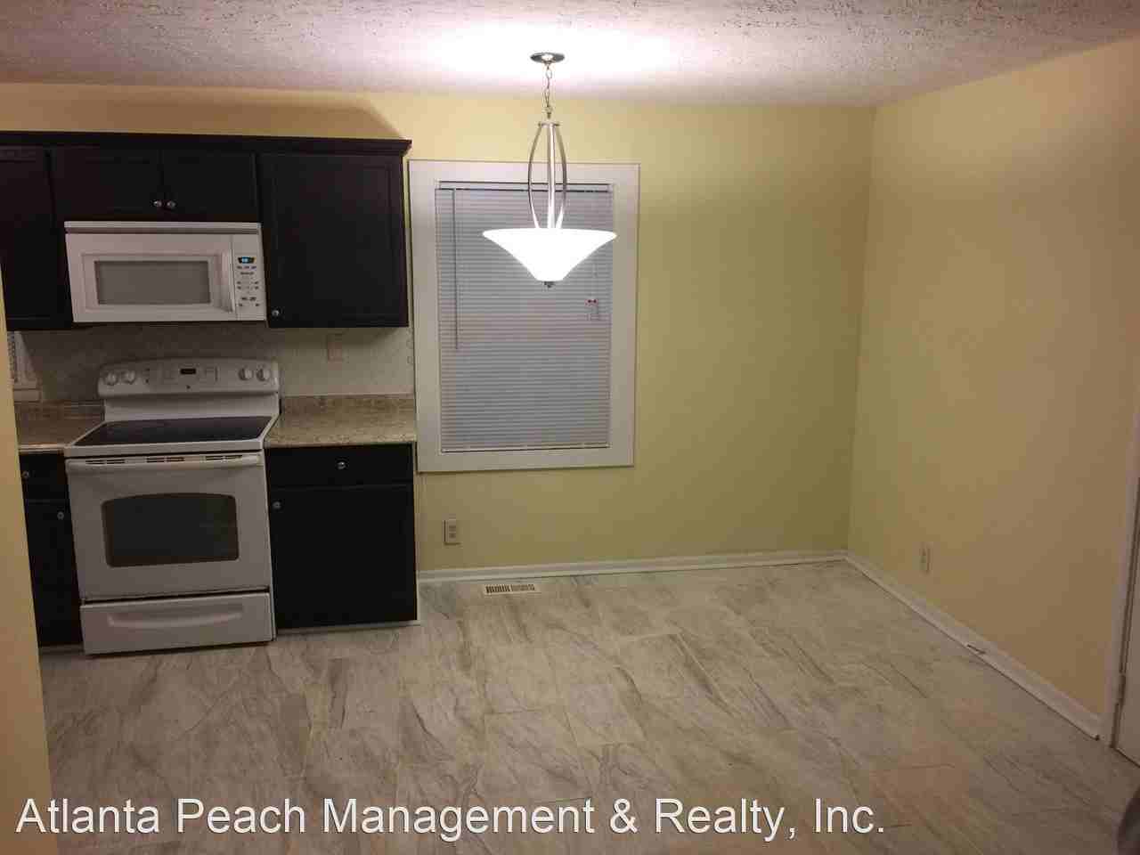 2338 Baywood Dr Se - Photo 3 of 8