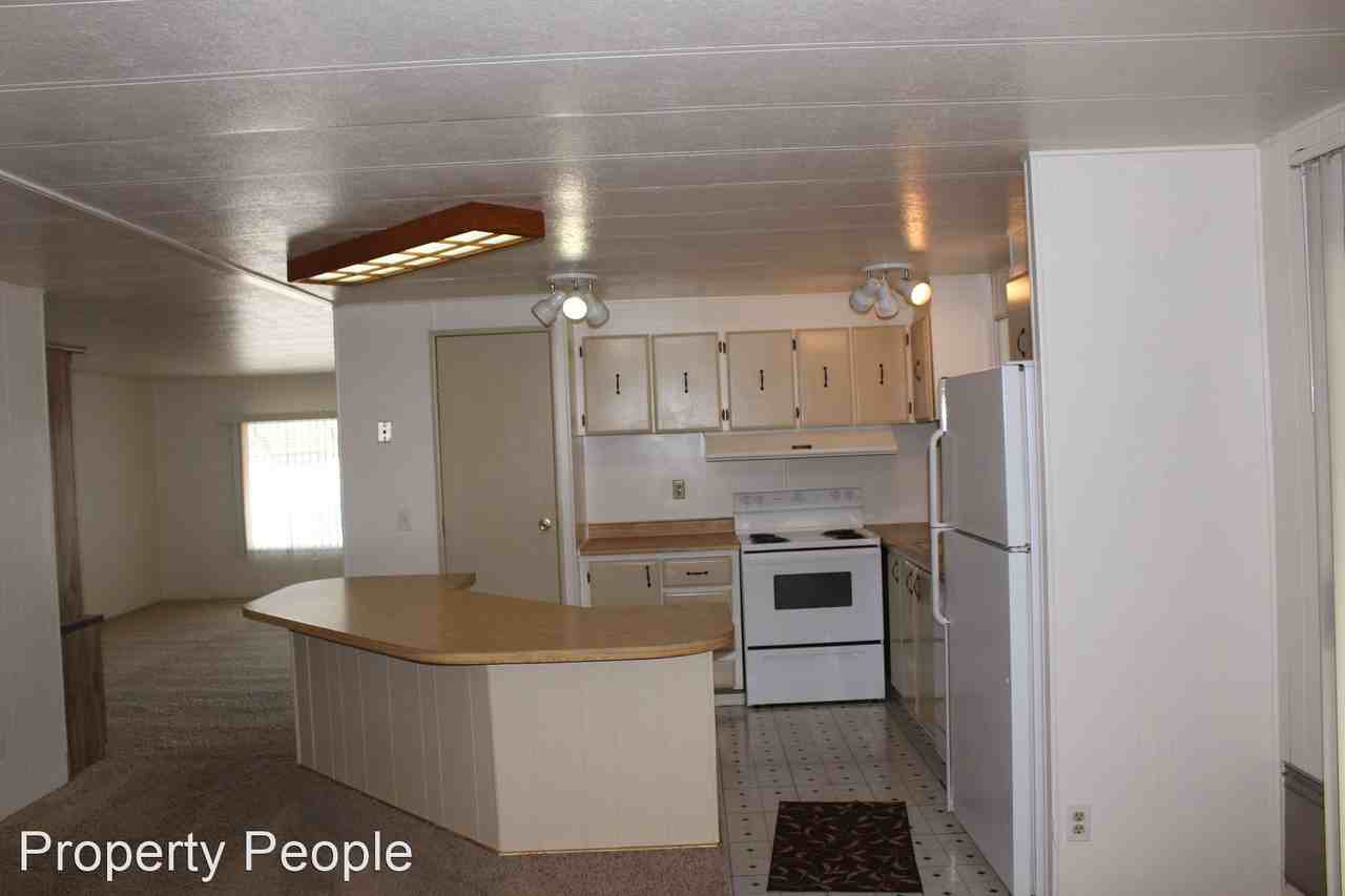 10894 W Tahiti St - Photo 3 of 22