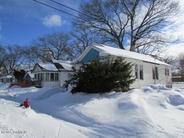 723 Louis Ave - Photo 3 of 10