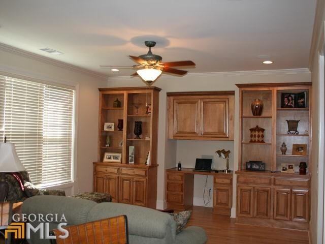 1253 McAllistar Dr - Photo 3 of 12