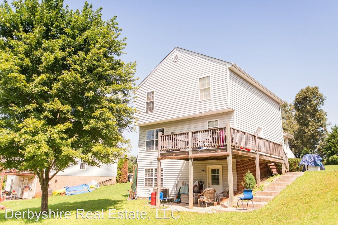 205 Towne Crier Rd - Photo 2 of 10