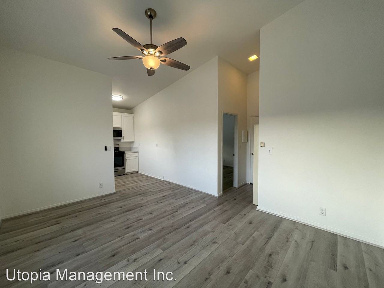 34121 Amber Lantern - Photo 2 of 18