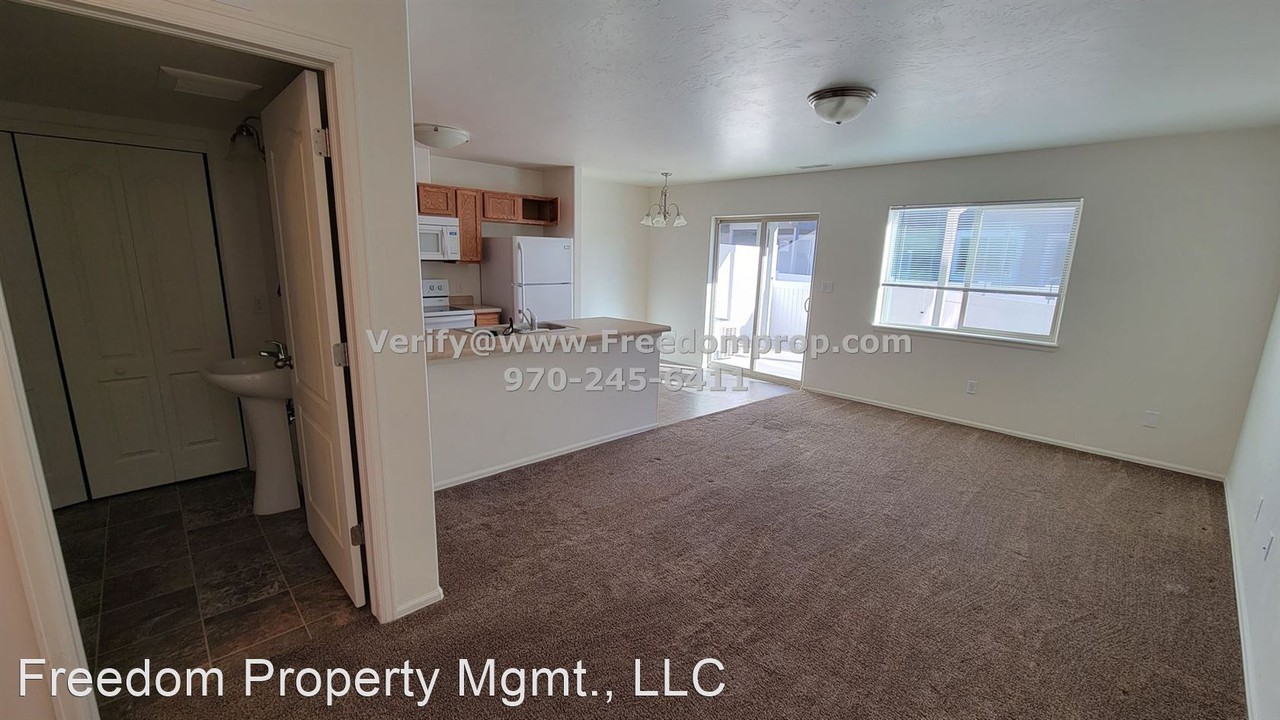 654 Tammera Ln - Photo 3 of 10