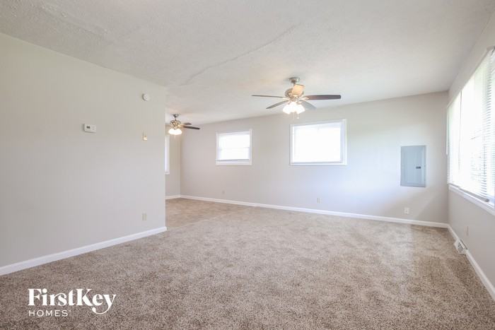 2840 W Epler Ave - Photo 3 of 15