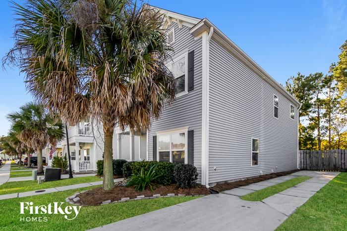 7458 Northgate Dr - Photo 2 of 15