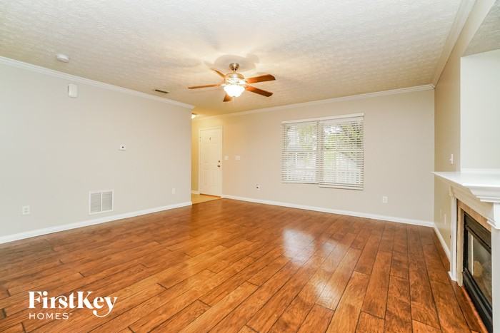 5512 Glendalough St - Photo 3 of 15