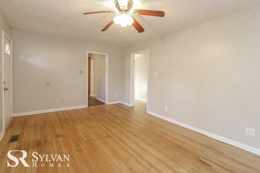 401 Homestead St - Photo 2 of 15