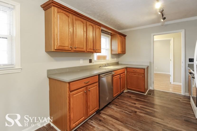 401 Homestead St - Photo 3 of 15