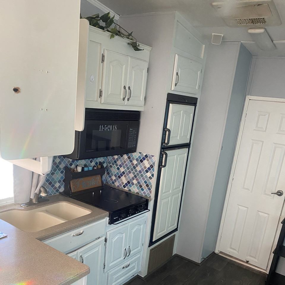 626 S Broad St - Photo 5 of 7