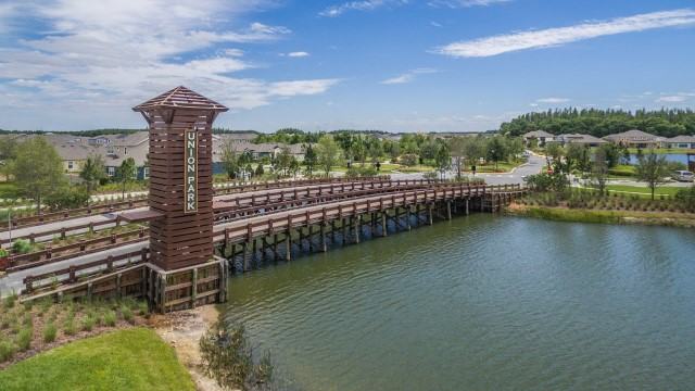 1562 Ludington Ave - Photo 3 of 50