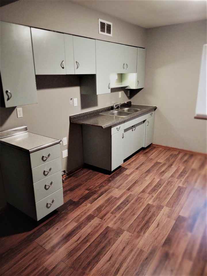 10503 Parkhurst Dr - Photo 3 of 7