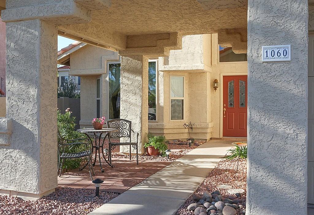 1060 W Graythorn Pl - Photo 2 of 16