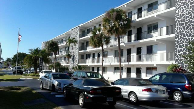 4906 Victoria Dr #313