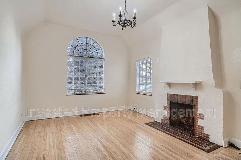 2501 N York St - Photo 2 of 11