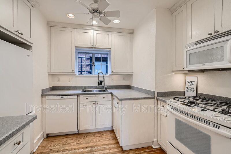 2501 N York St - Photo 4 of 11