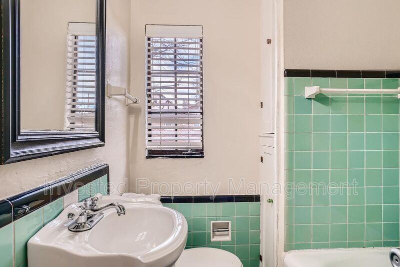 2501 N York St - Photo 6 of 11