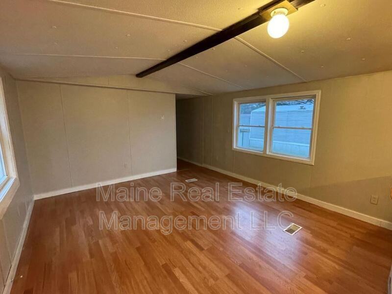 147 Harrison St - Photo 3 of 6