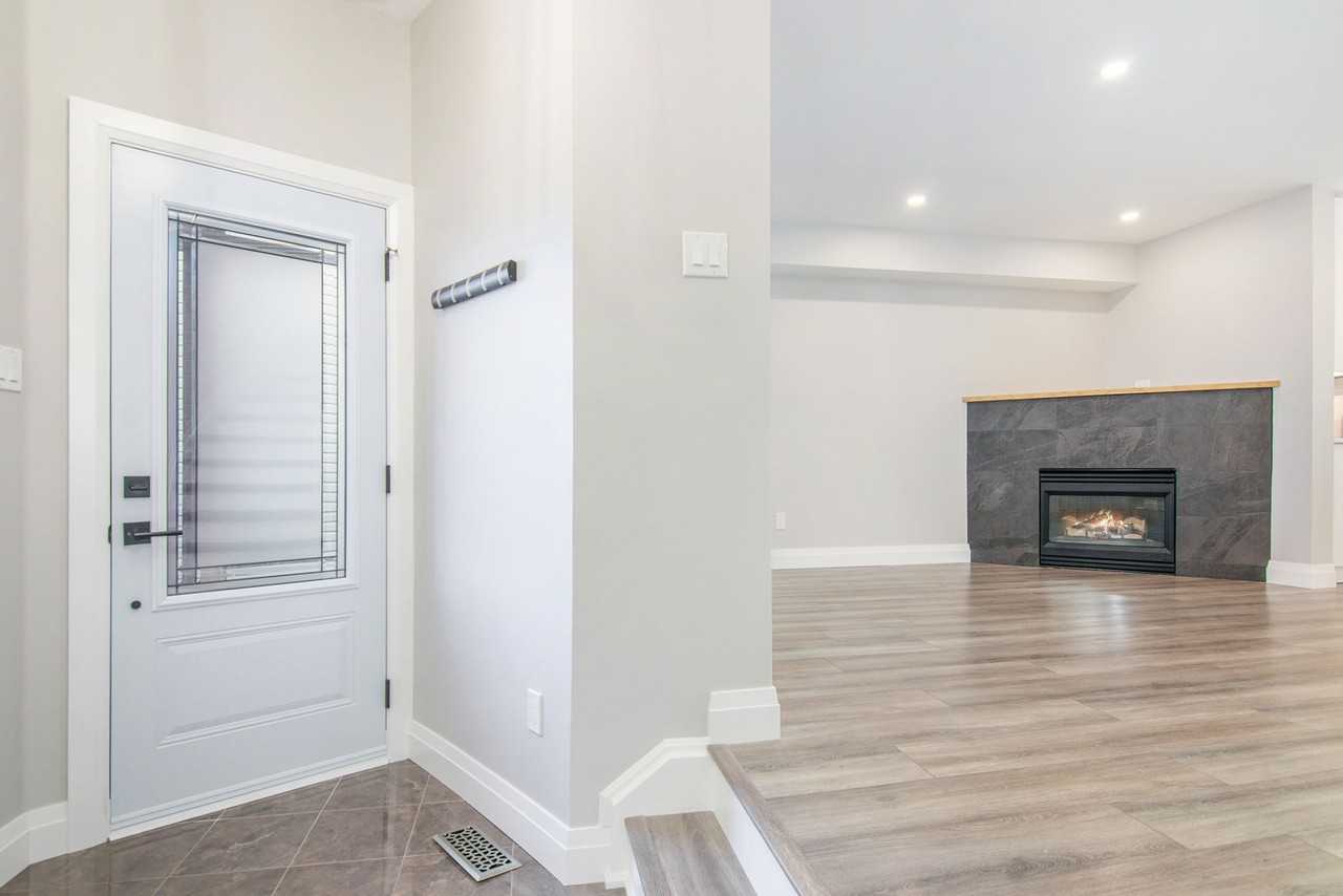 137 Central Park Drive - Photo 2 of 21