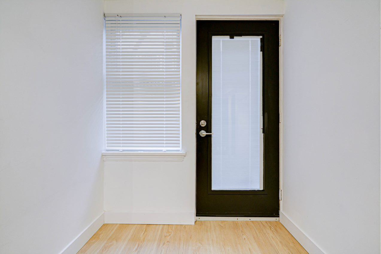 22 Kendal Avenue Basement - Photo 2 of 16