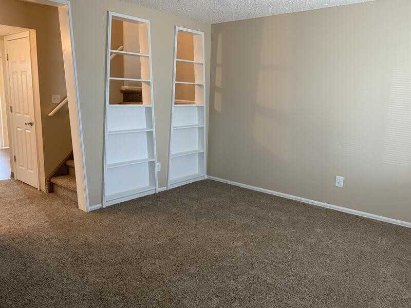 1122 Delaware Dr - Photo 3 of 15