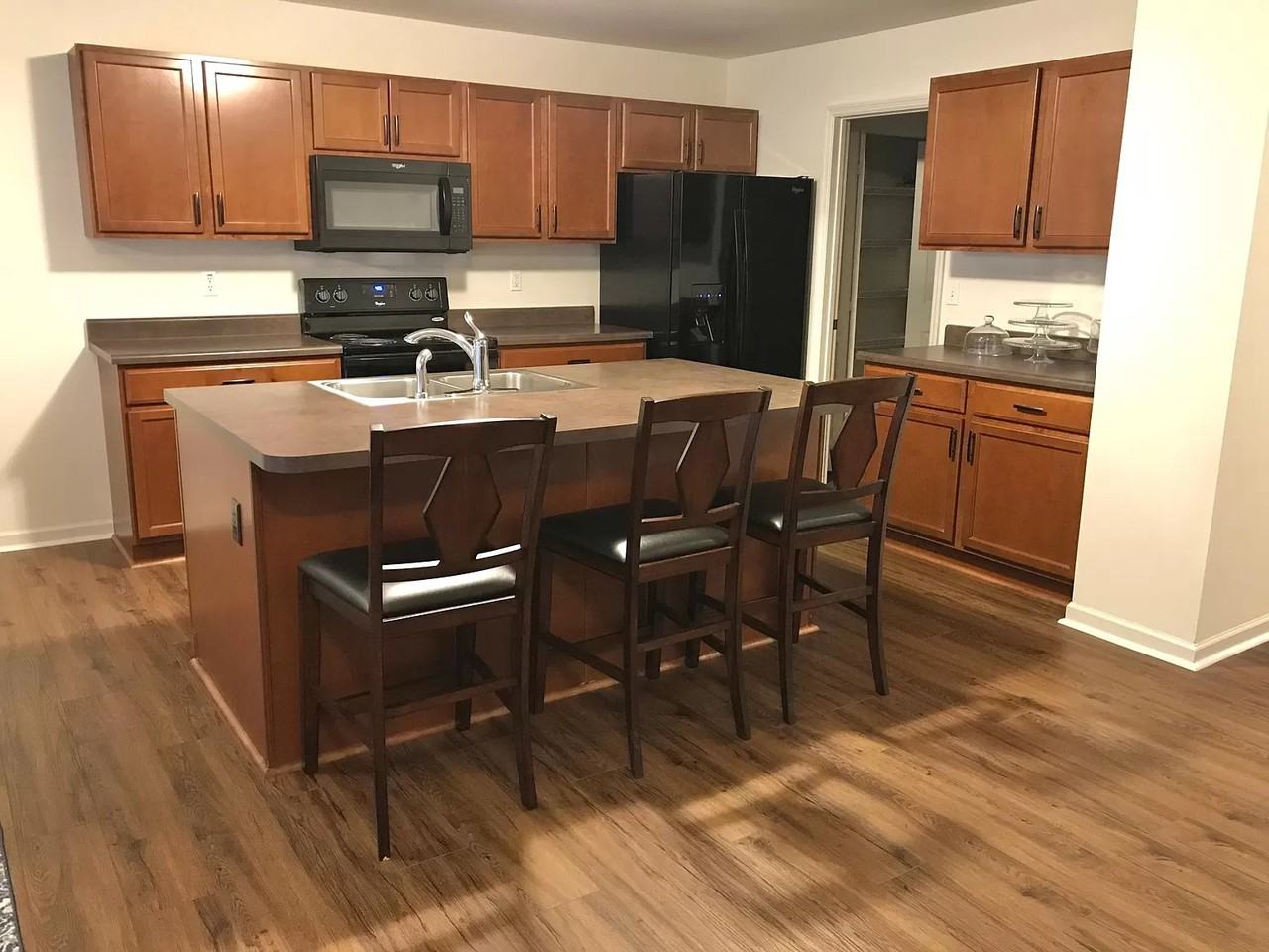 107 San Marino Pkwy - Photo 3 of 11