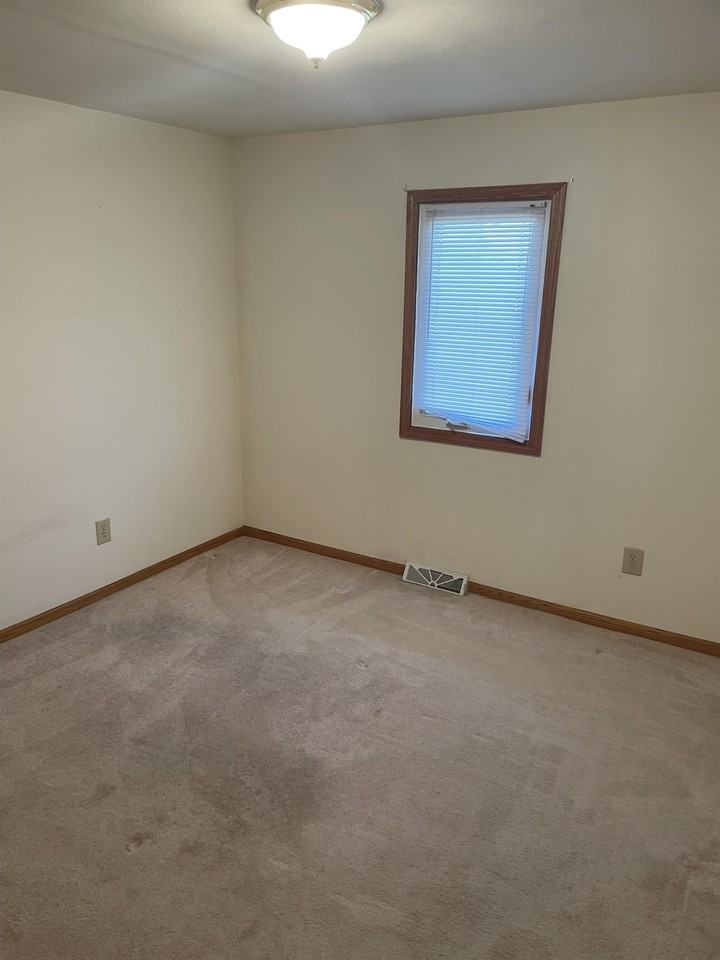 2087 Colony Ct #C - Photo 4 of 6
