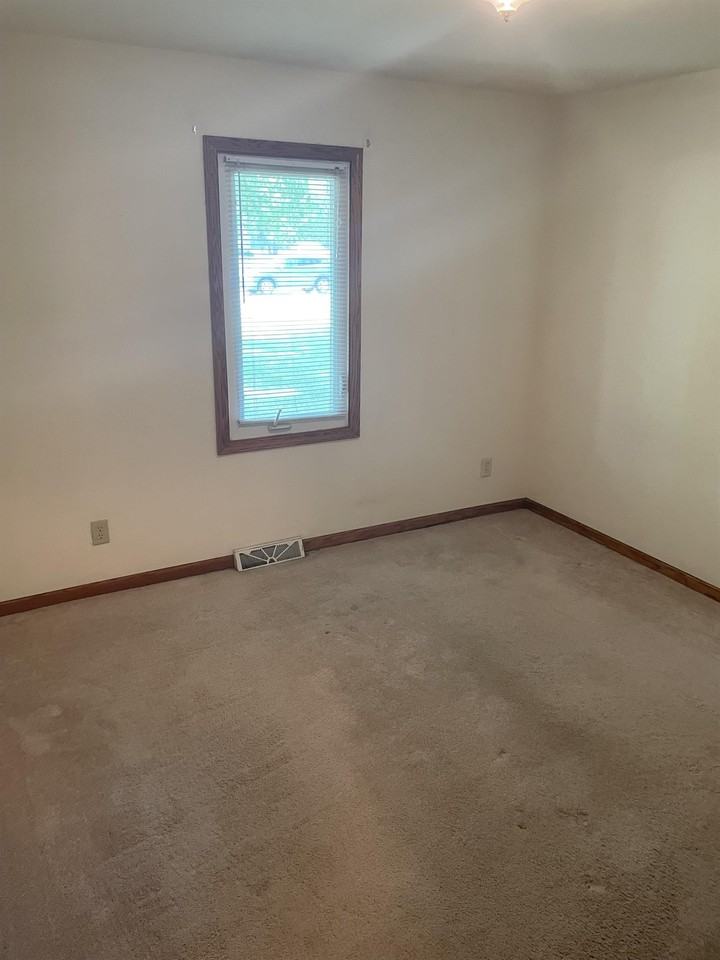 2087 Colony Ct #C - Photo 5 of 6