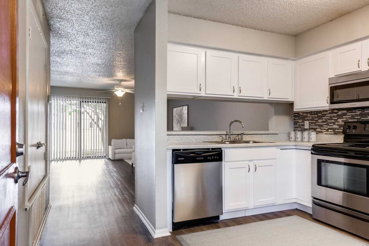 z-070722-Cottages on Edmonds - Photo 6 of 29