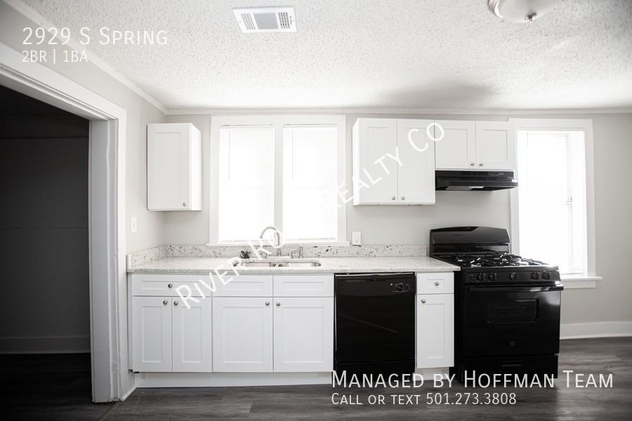 2929 S Spring St - Photo 3 of 11