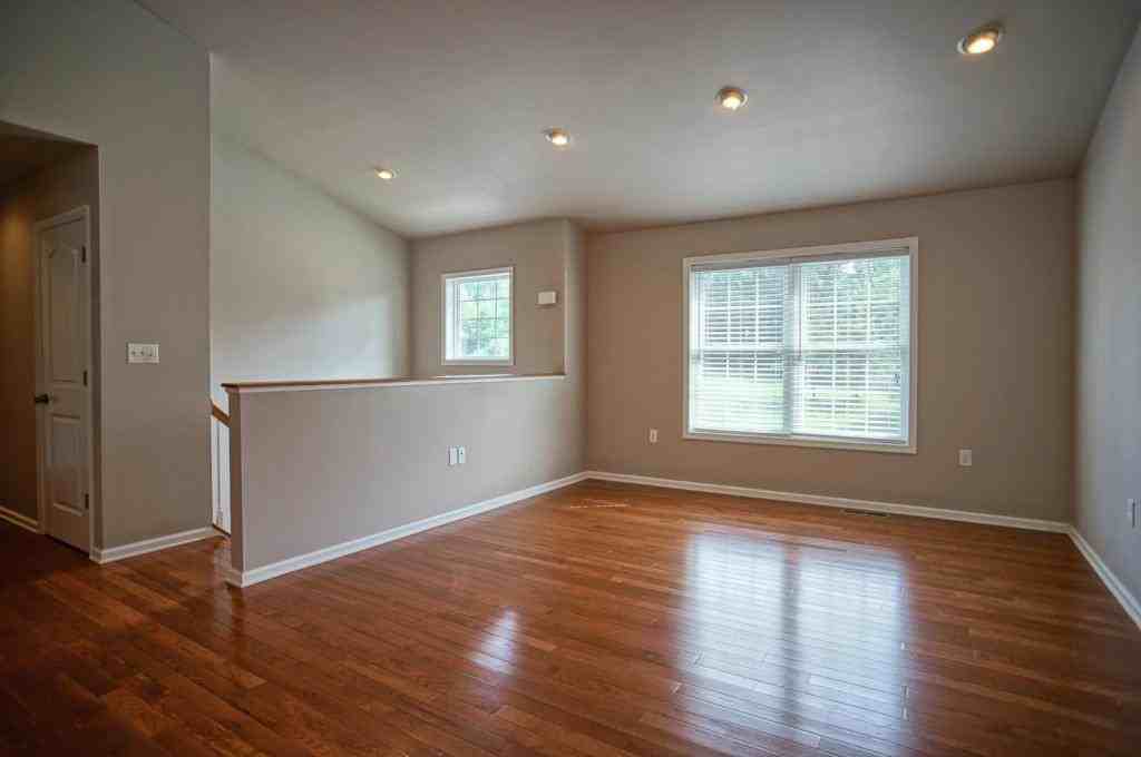 654 Corn Hill Rd - Photo 7 of 26