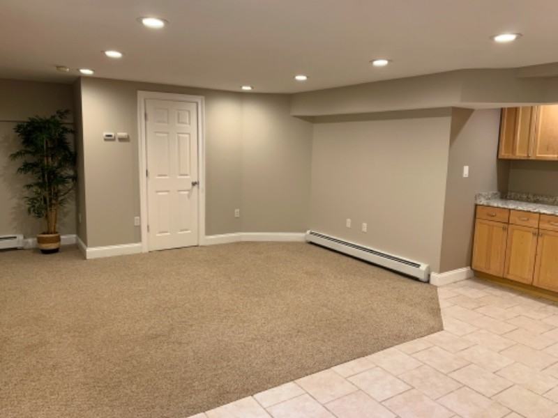 3390 Lakeshore Dr - Photo 3 of 13