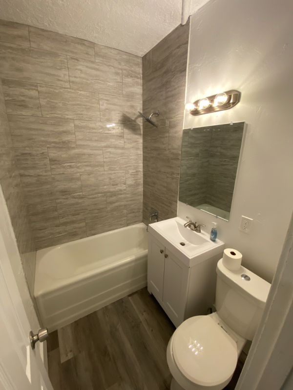 635 23rd St #3 - Photo 3 of 5