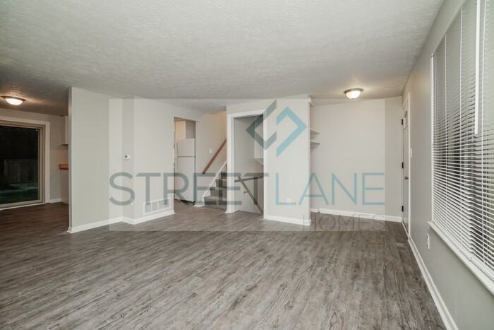 2341 Topaz Dr - Photo 2 of 15