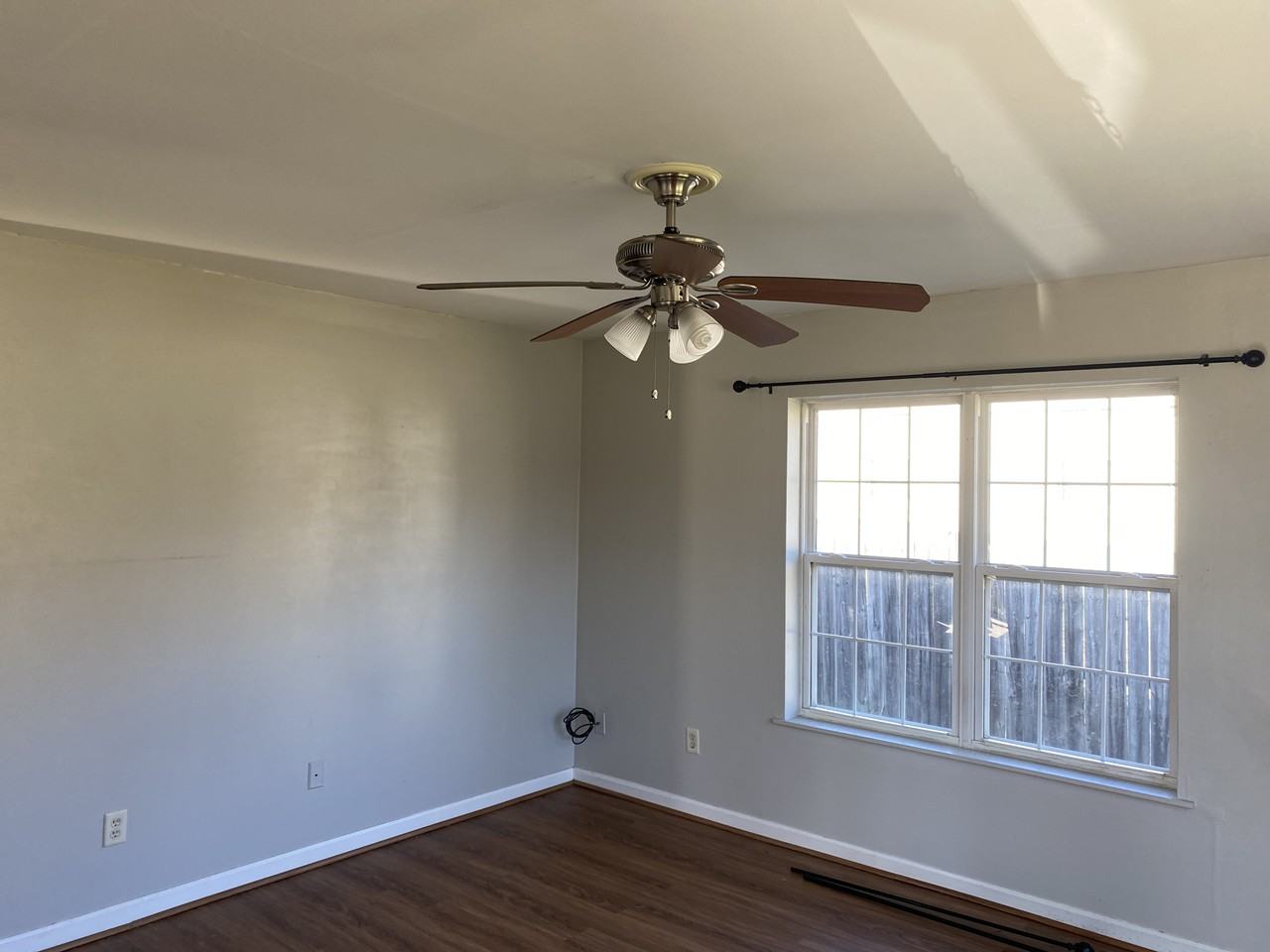 11117 Kemper Ave - Photo 2 of 4