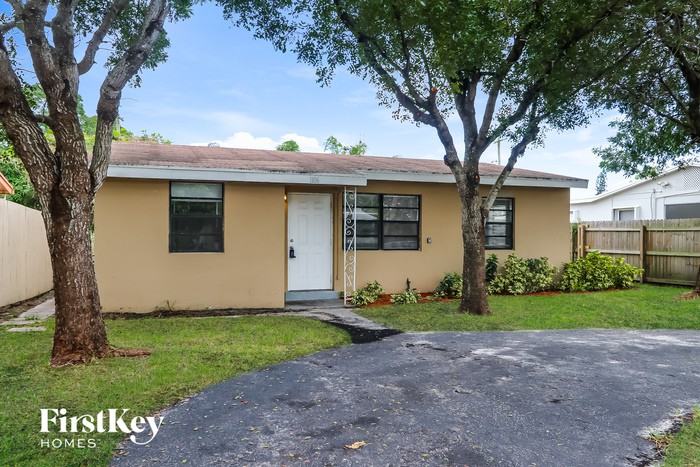 1106 S D St - Photo 3 of 15