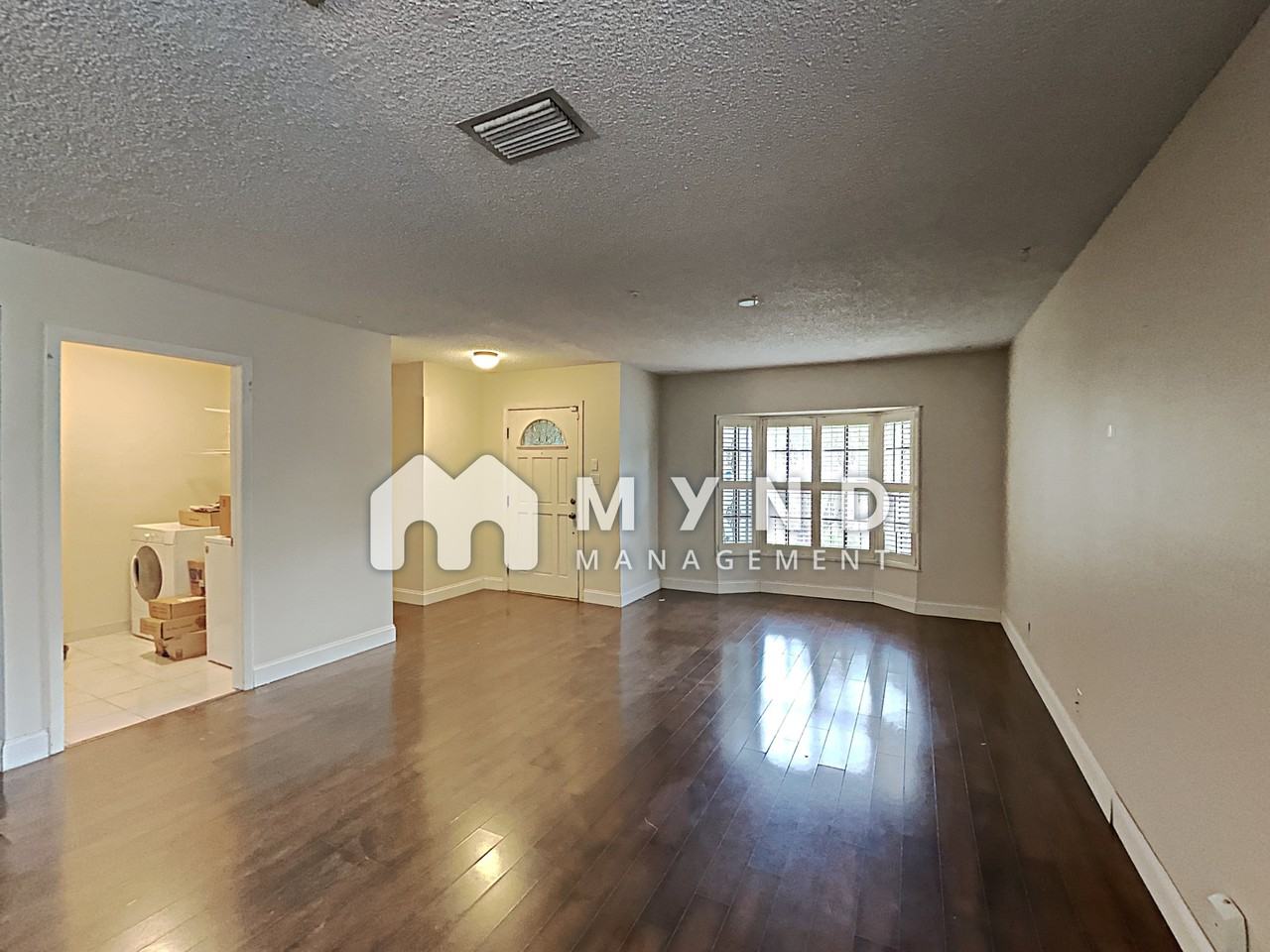 3623 W Carmen St - Photo 2 of 16