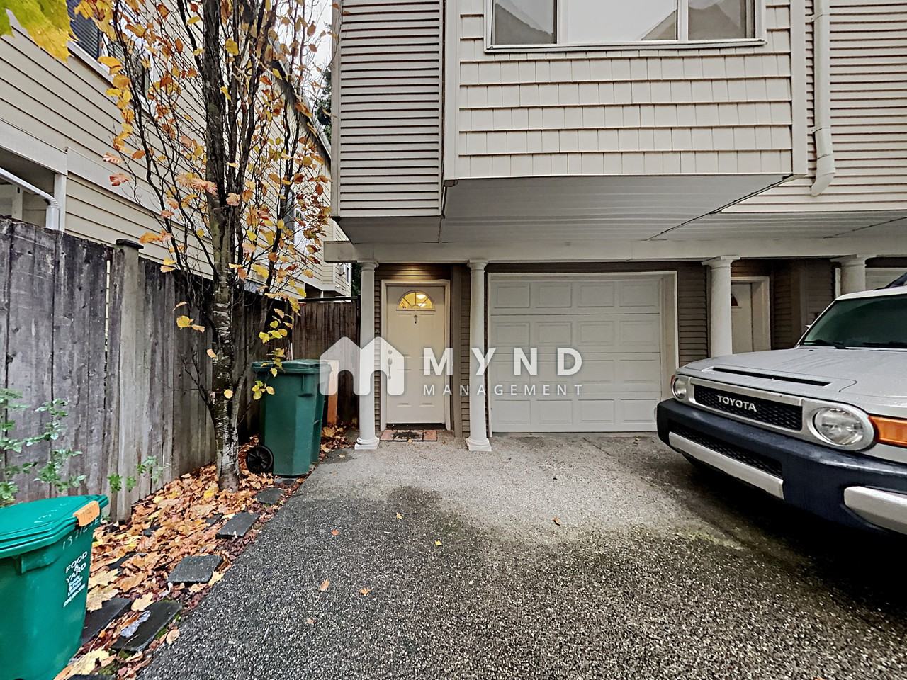 13716 Midvale Ave N Apt D - Photo 2 of 18