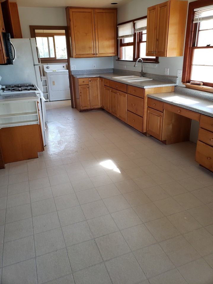 861 Hutchison St #1 - Photo 4 of 9