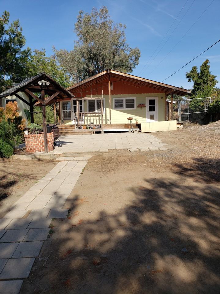 861 Hutchison St #1 - Photo 6 of 9