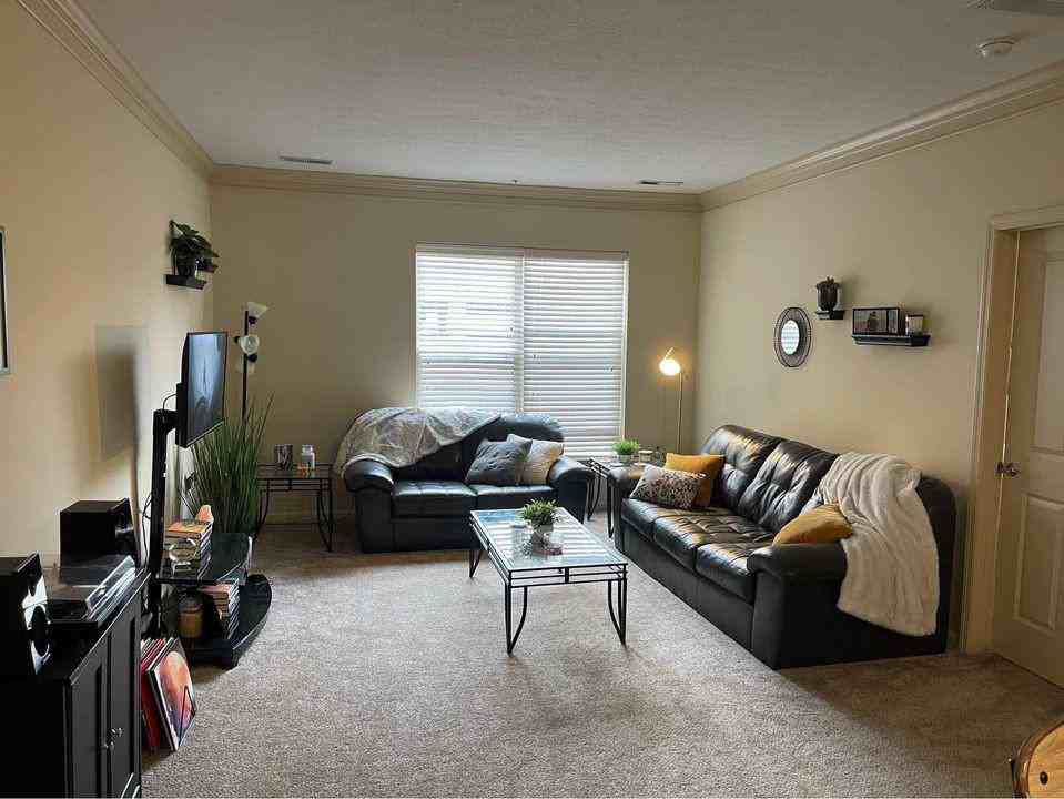 331 Frankfort Sq #331 - Photo 2 of 13