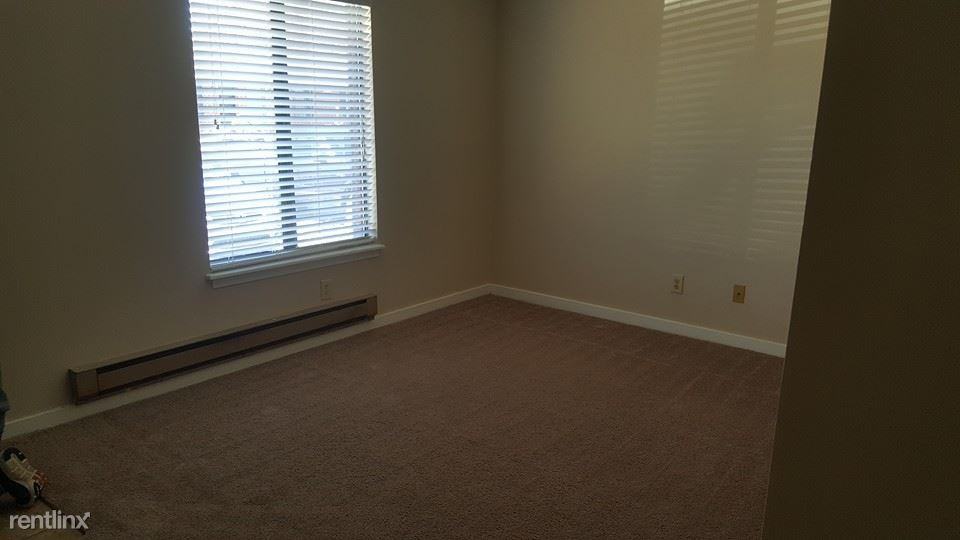 Dexter Street Apartments - Photo 3 of 8