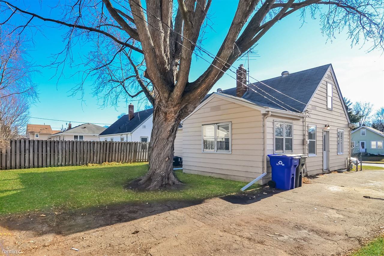 2027 Case Ave E - Photo 2 of 14