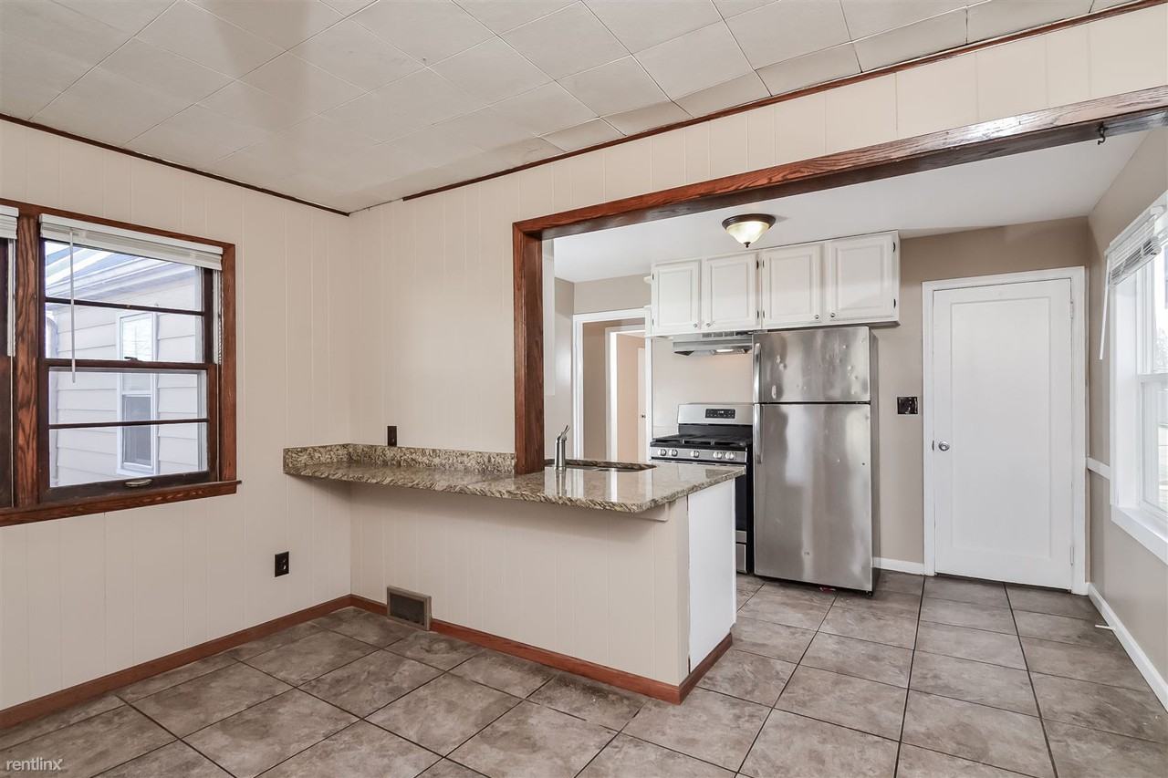 2027 Case Ave E - Photo 3 of 14