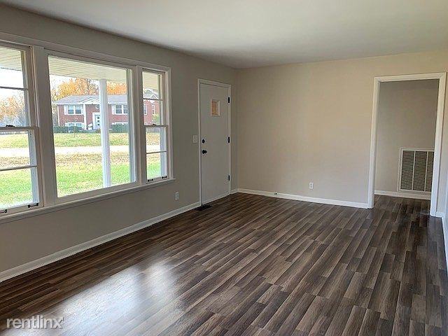 205 Weldon Dr - Photo 3 of 13